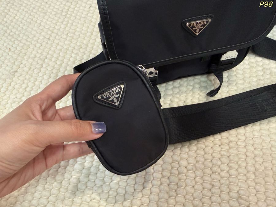 1:1 Replica PRADA bag Comes with gift box — 1:1 Replica — photo 3
