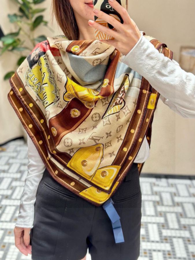 1:1 Replica LV scarf New arrival — AAA Quality Replica — photo 3