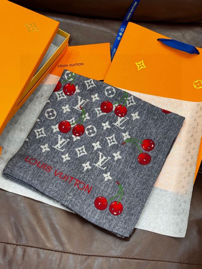 1:1 Replica LV scarf LV X TM MONOGRAM — Premium Replica — photo 3