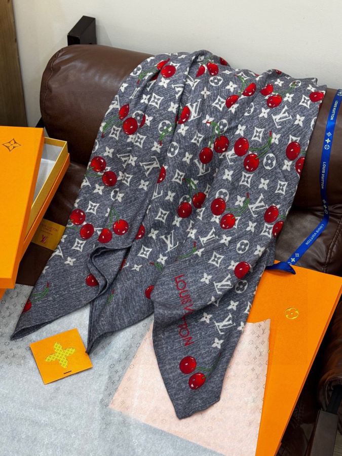 1:1 Replica LV scarf LV X TM MONOGRAM — Premium Replica — photo 5