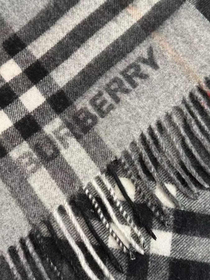 1:1 Replica burberry scarf Higher version 𝐁𝐔𝐑𝐁𝐄𝐑𝐑𝐘 contrasting plaid — AAA Quality Replica — photo 4