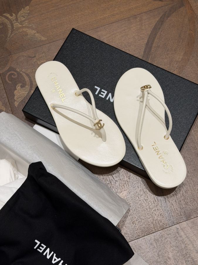 1:1 Replica Chanel Women White — Premium Replica — photo 4