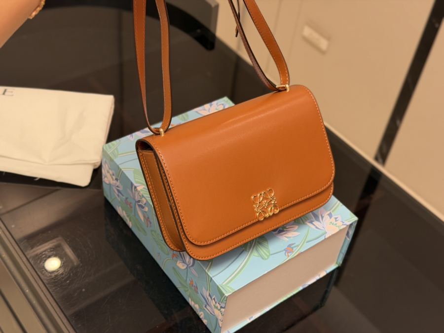 1:1 Replica LOEWE bag size 22*16cm — AAA Quality Replica — photo 2