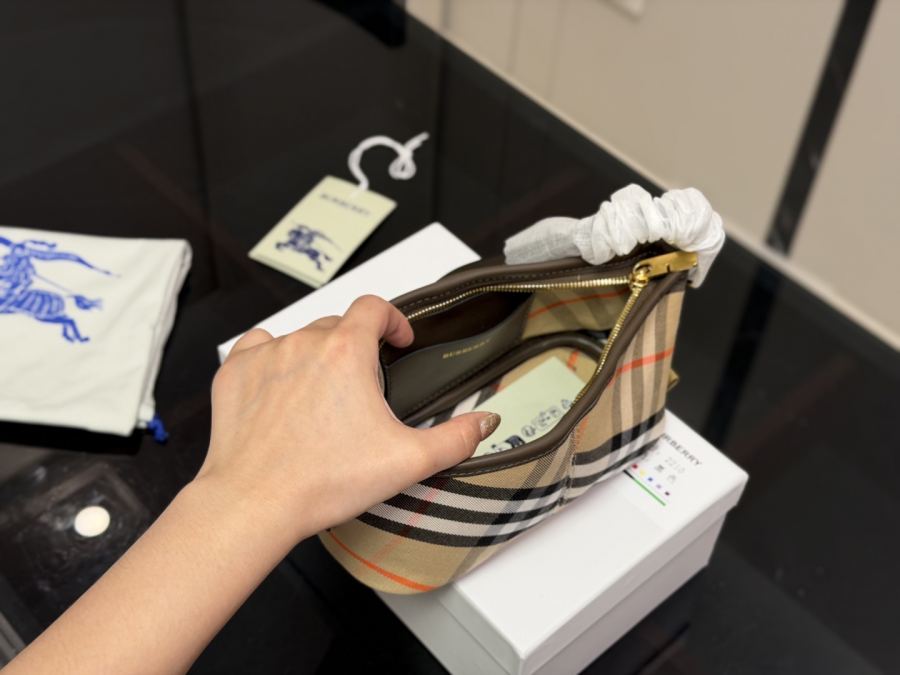 1:1 Replica Burberry bag size 20*9cm — Premium Replica — photo 3