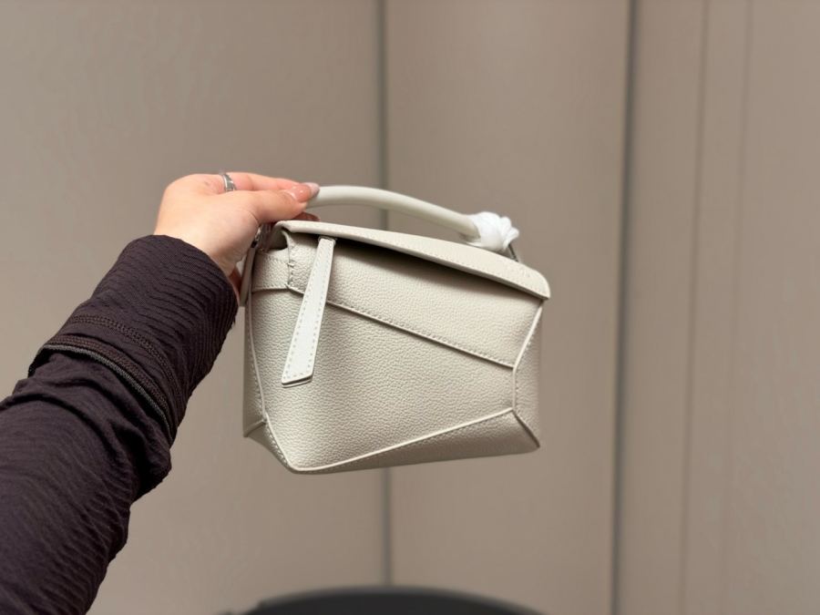 1:1 Replica LOEWE bag Size: 18*10cm (mini) — Premium Replica — photo 9