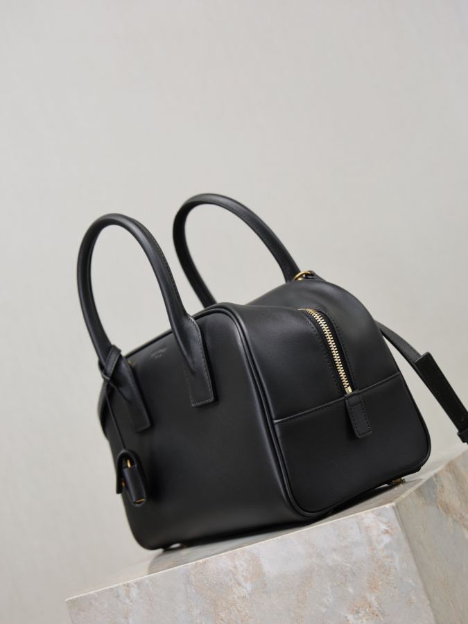1:1 Replica YSL bag Black — AAA Quality Replica — photo 4