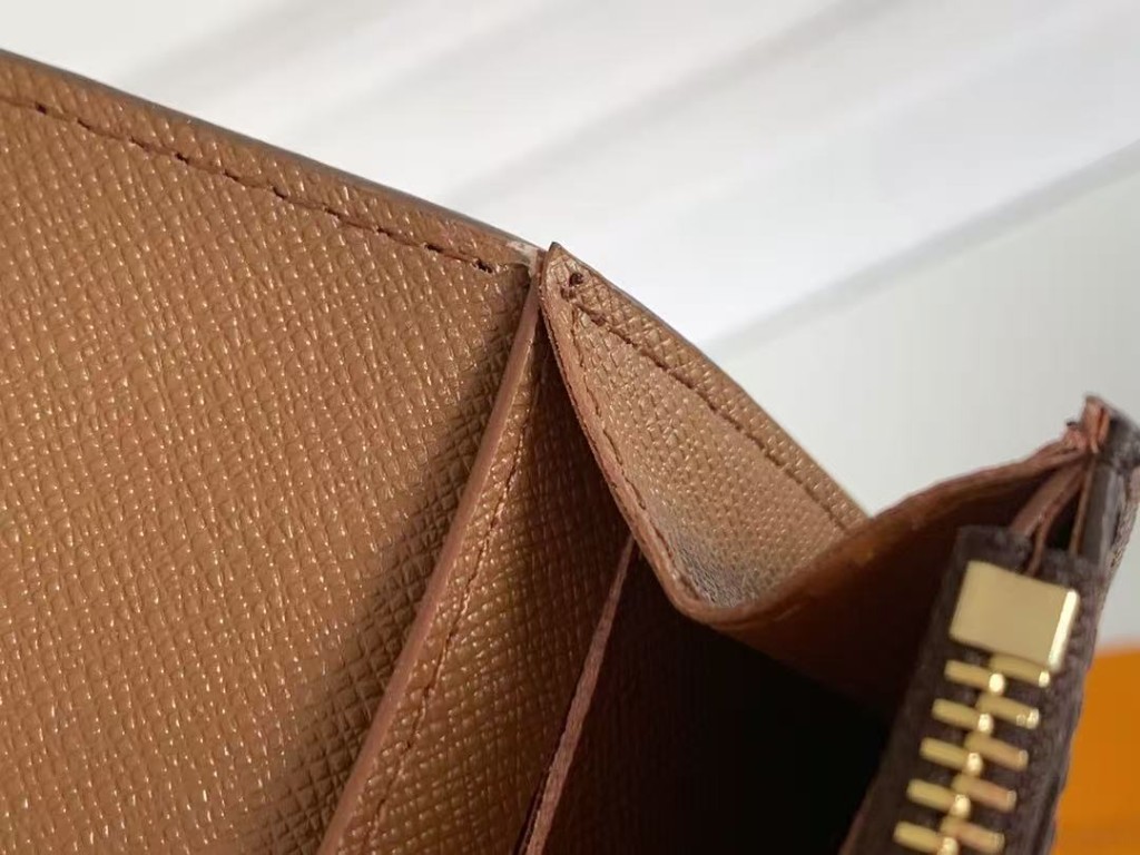 1:1 Replica Special Offer! Purchase any item, and get this LV Wallet (M41939) absolutely FREE! Compact and practical, — 1:1 Replica — photo 4