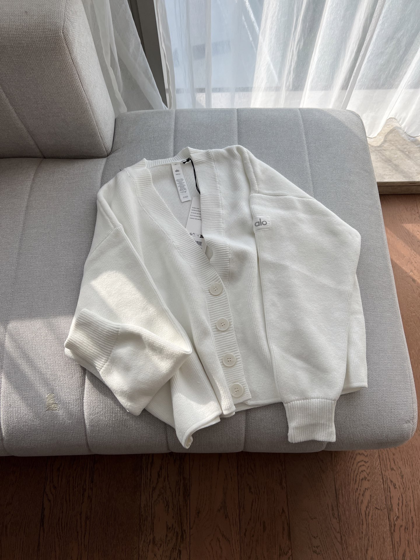 1:1 Replica Alo Jacket White | Black — Premium Replica