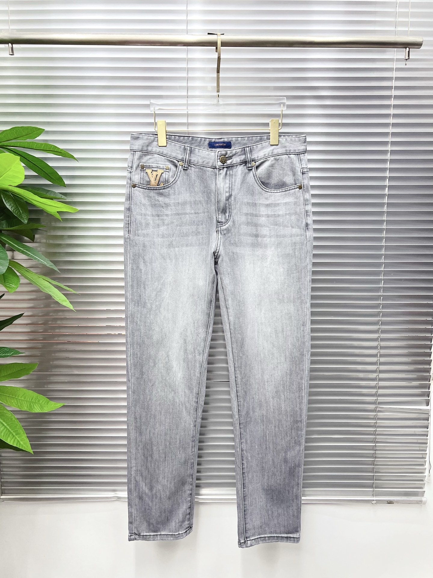 1:1 Replica LV Men's 13oz 1 V — Premium Replica
