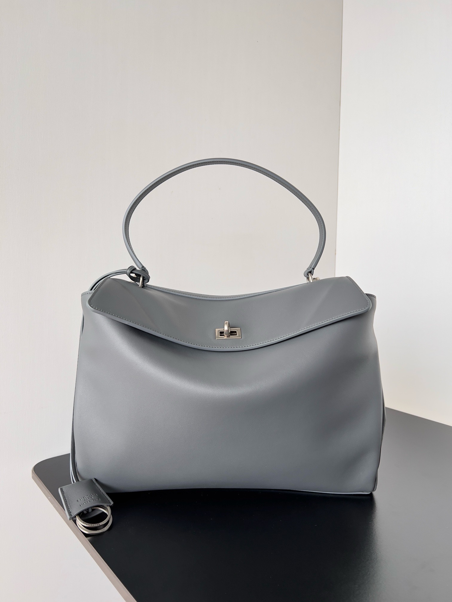 1:1 Replica Balenciaga bag 𝐁𝐚𝐥𝐞𝐧𝐜𝐢𝐚𝐠𝐚 𝐑𝐨𝐝𝐞𝐨 — 1:1 Replica