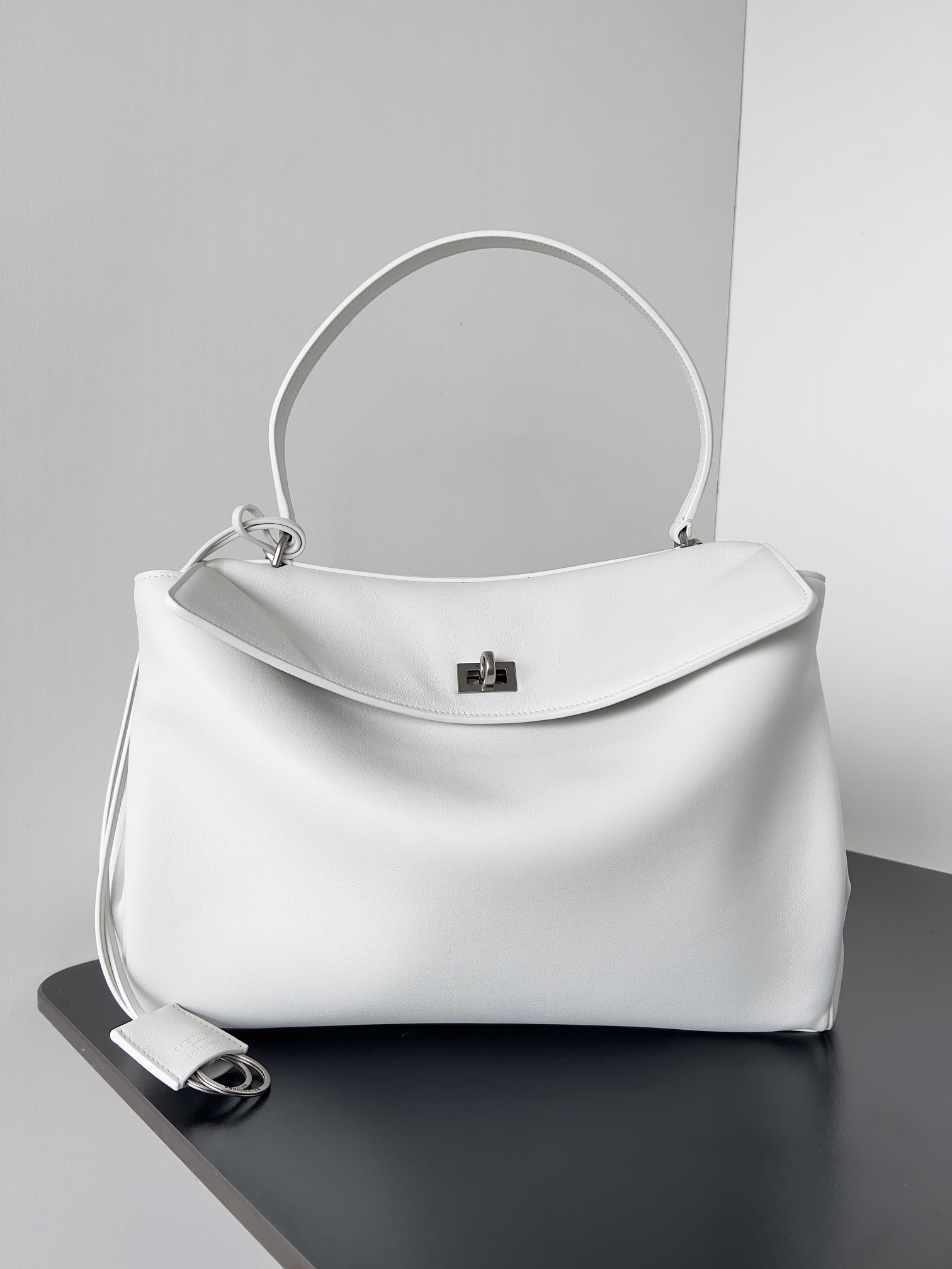 1:1 Replica Balenciaga bag 𝐁𝐚𝐥𝐞𝐧𝐜𝐢𝐚𝐠𝐚 𝐑𝐨𝐝𝐞𝐨 — Premium Replica