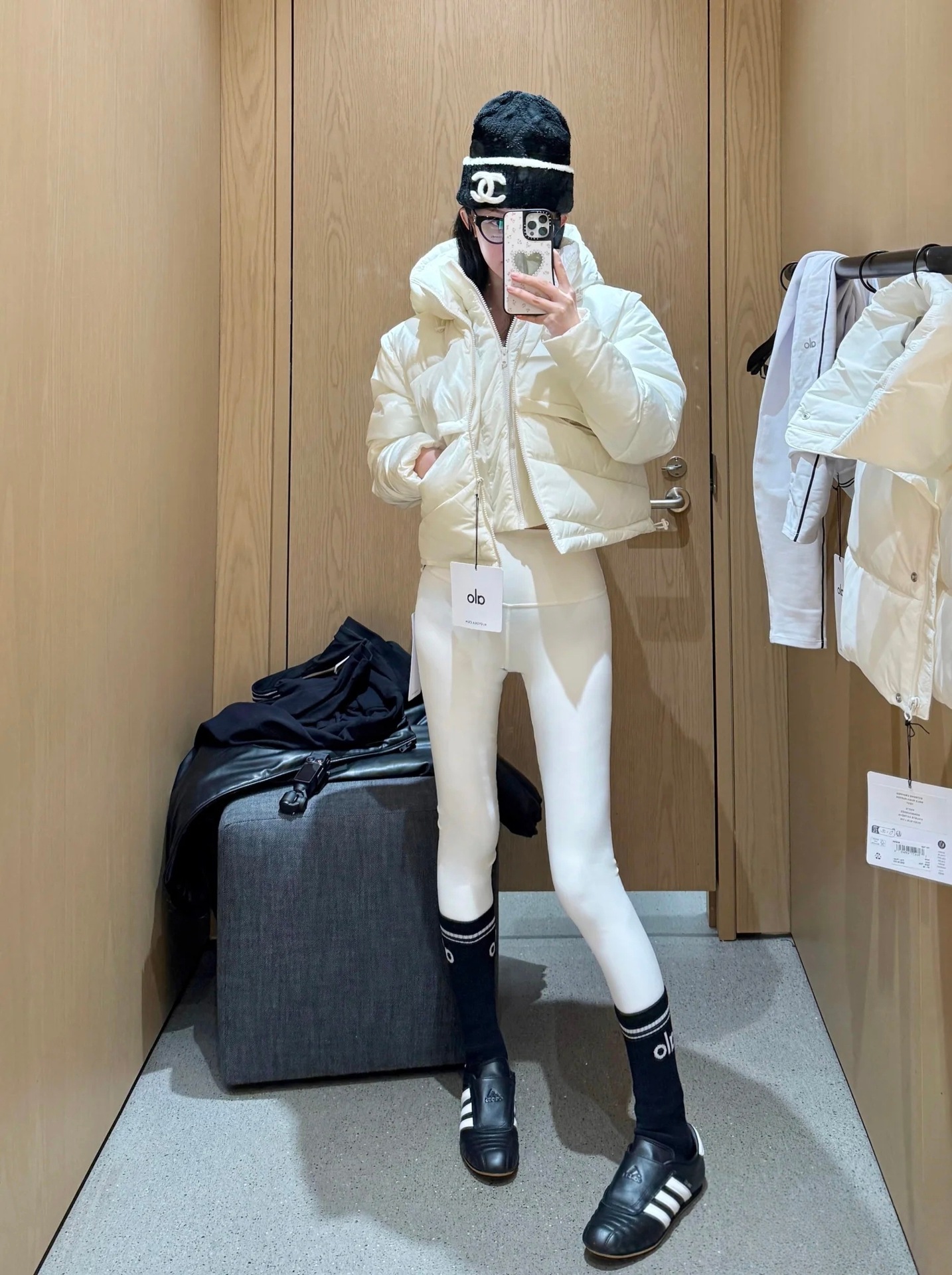 1:1 Replica Alo Jacket White — Premium Replica