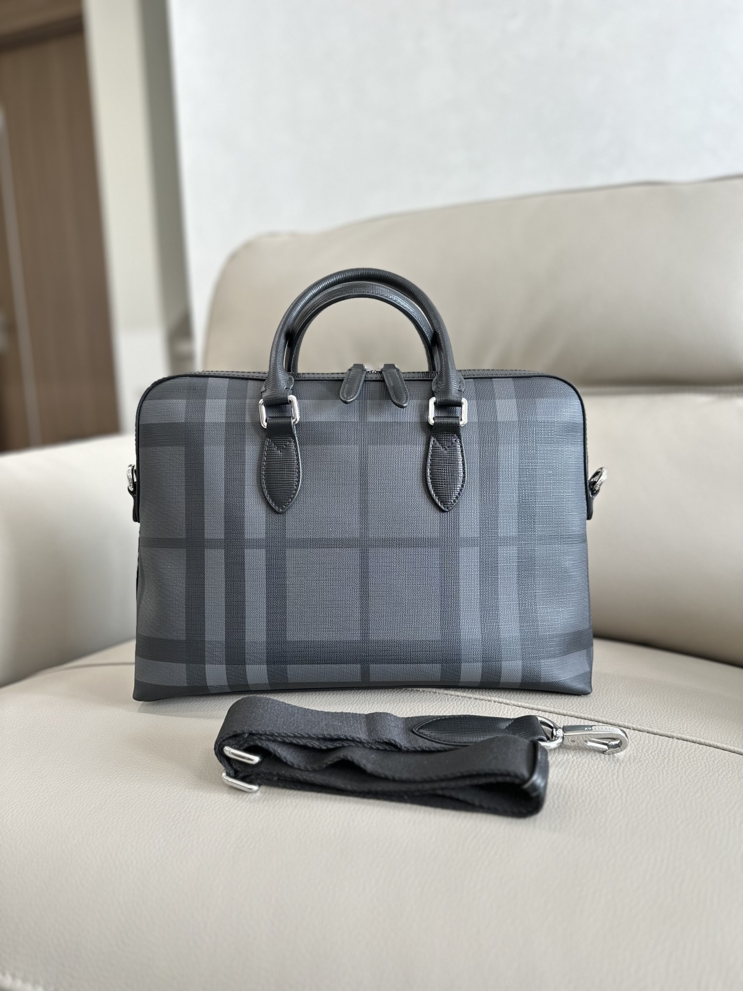 1:1 Replica Briefcase B men's briefcase, carefully selected smoked plaid panels, with luxurious leather trim, — 1:1 Replica