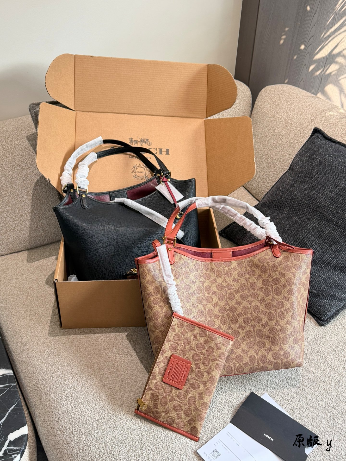 1:1 Replica COACH bag Coach day — 1:1 Replica