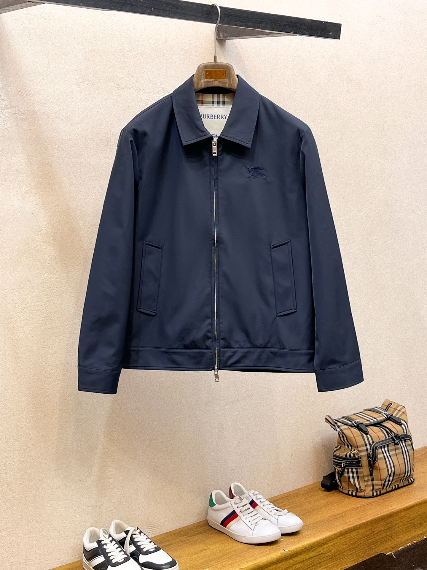 1:1 Replica Burberry men New — AAA Quality Replica