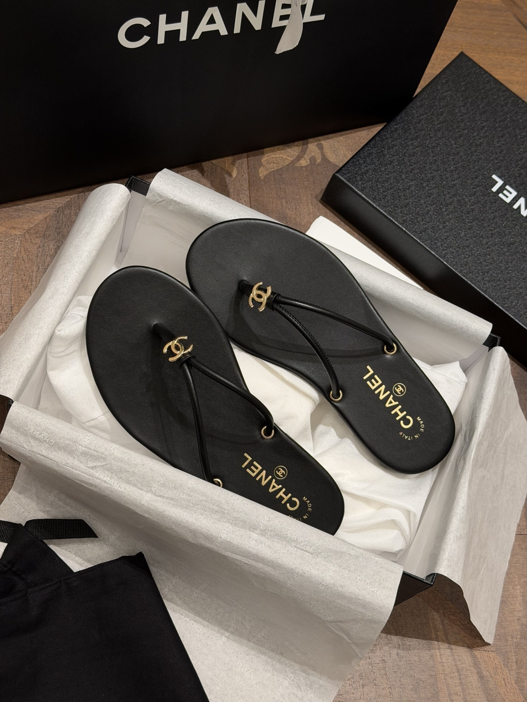 1:1 Replica Chanel Women Black — Premium Replica