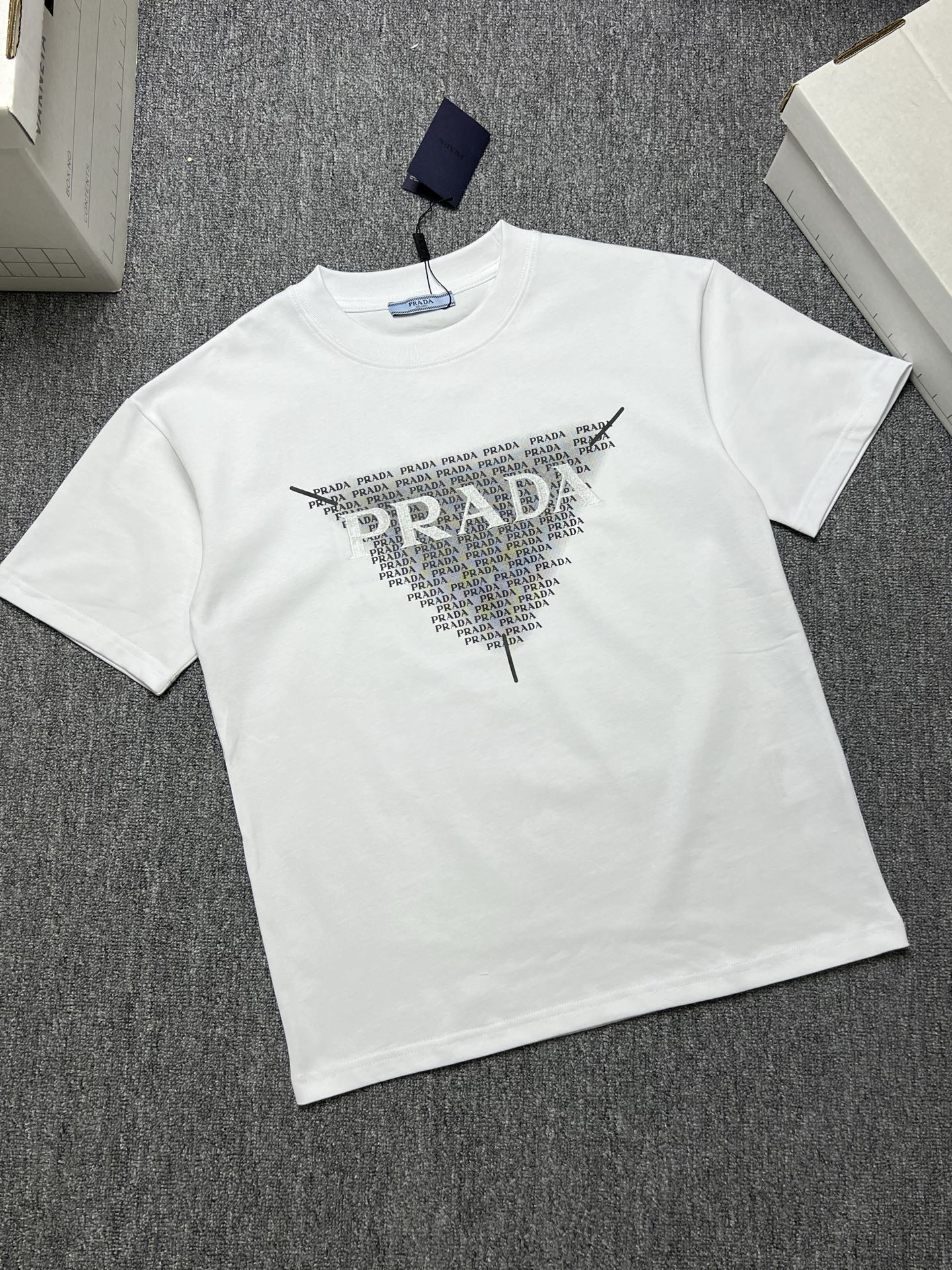 1:1 Replica Prada men PRADA T — Premium Replica