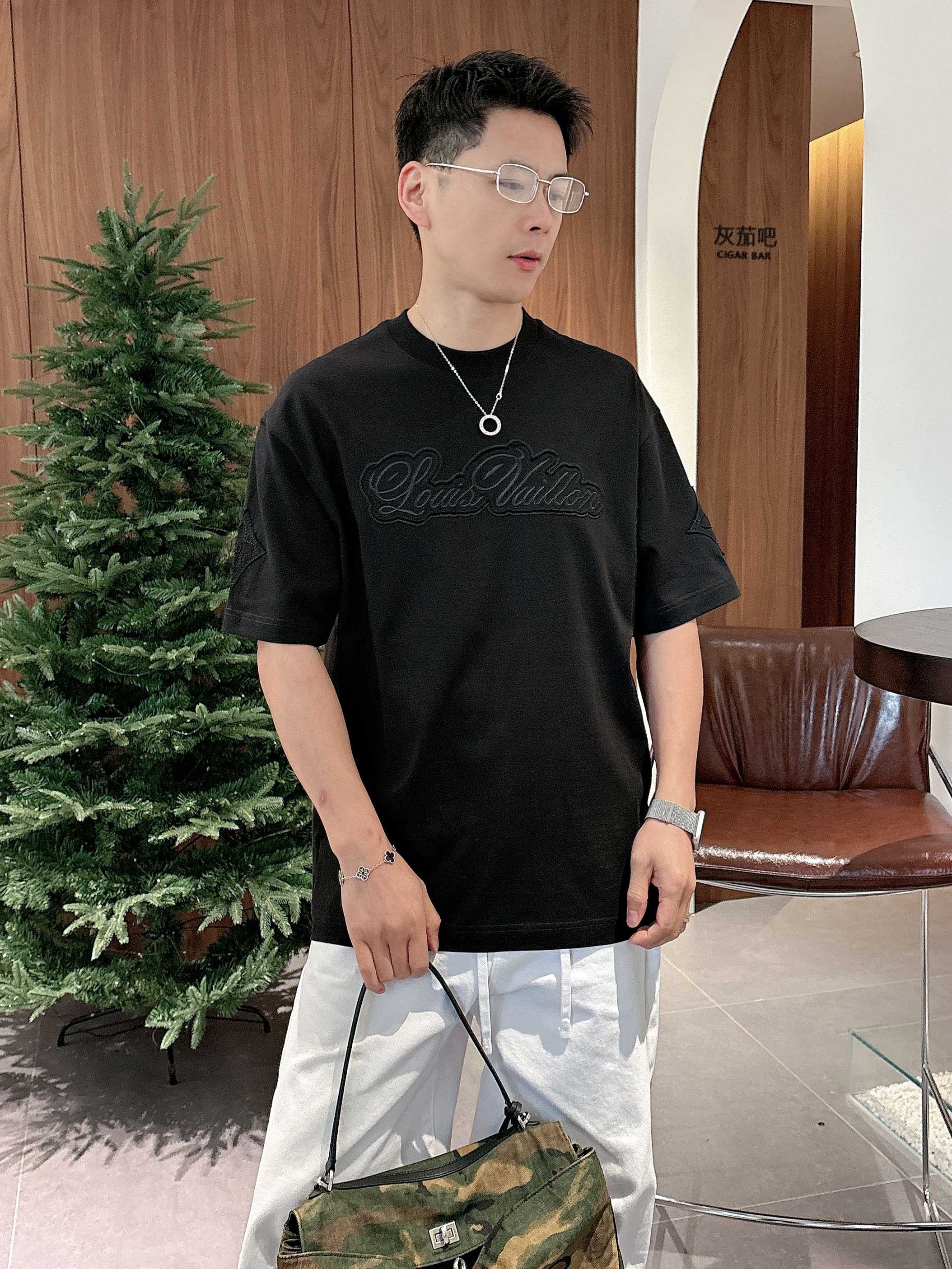 1:1 Replica LV men LV 2026 T — Premium Replica