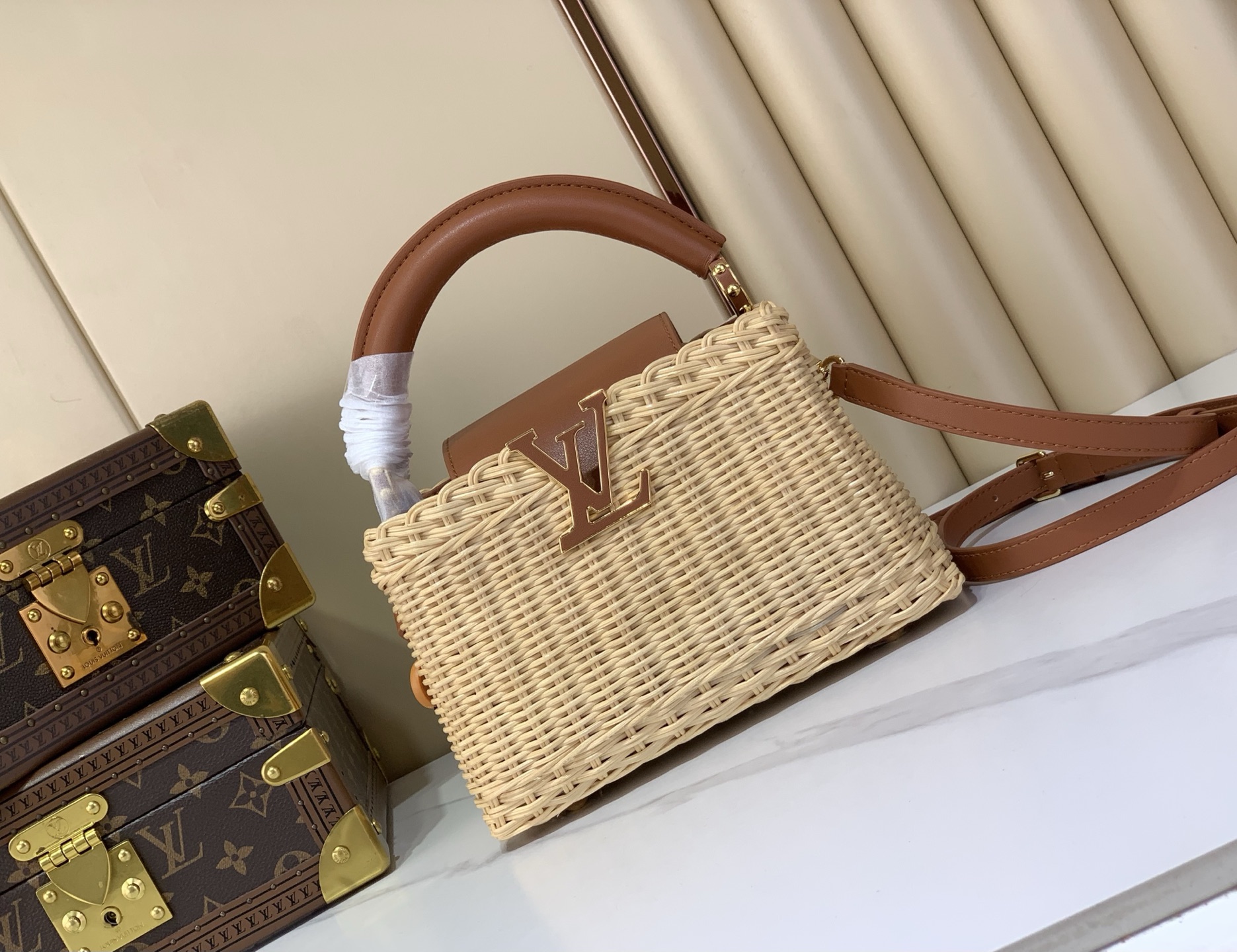 1:1 Replica LV bag CAPUCINES m48865 — Premium Replica