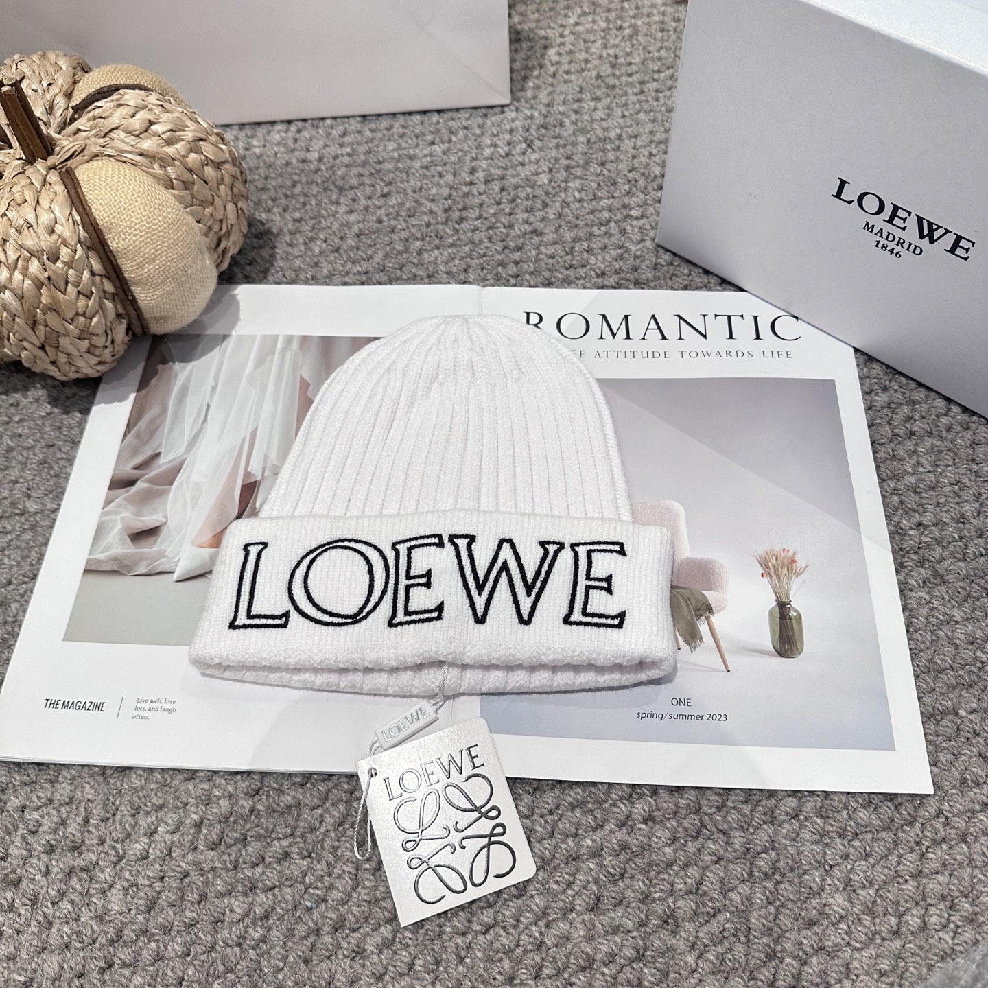 1:1 Replica Loewe hat LOEWE New 4 — Premium Replica