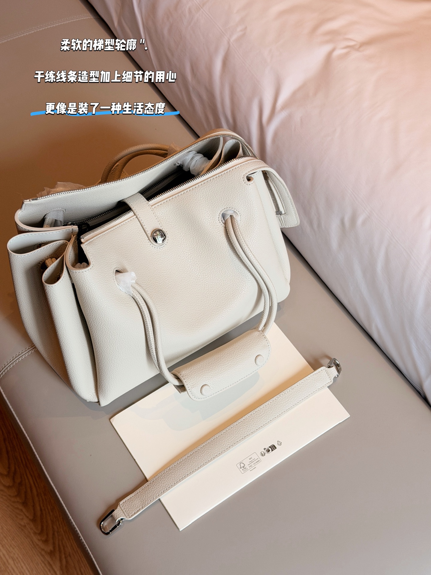 1:1 Replica LOEWE bag size 28*23cm — AAA Quality Replica