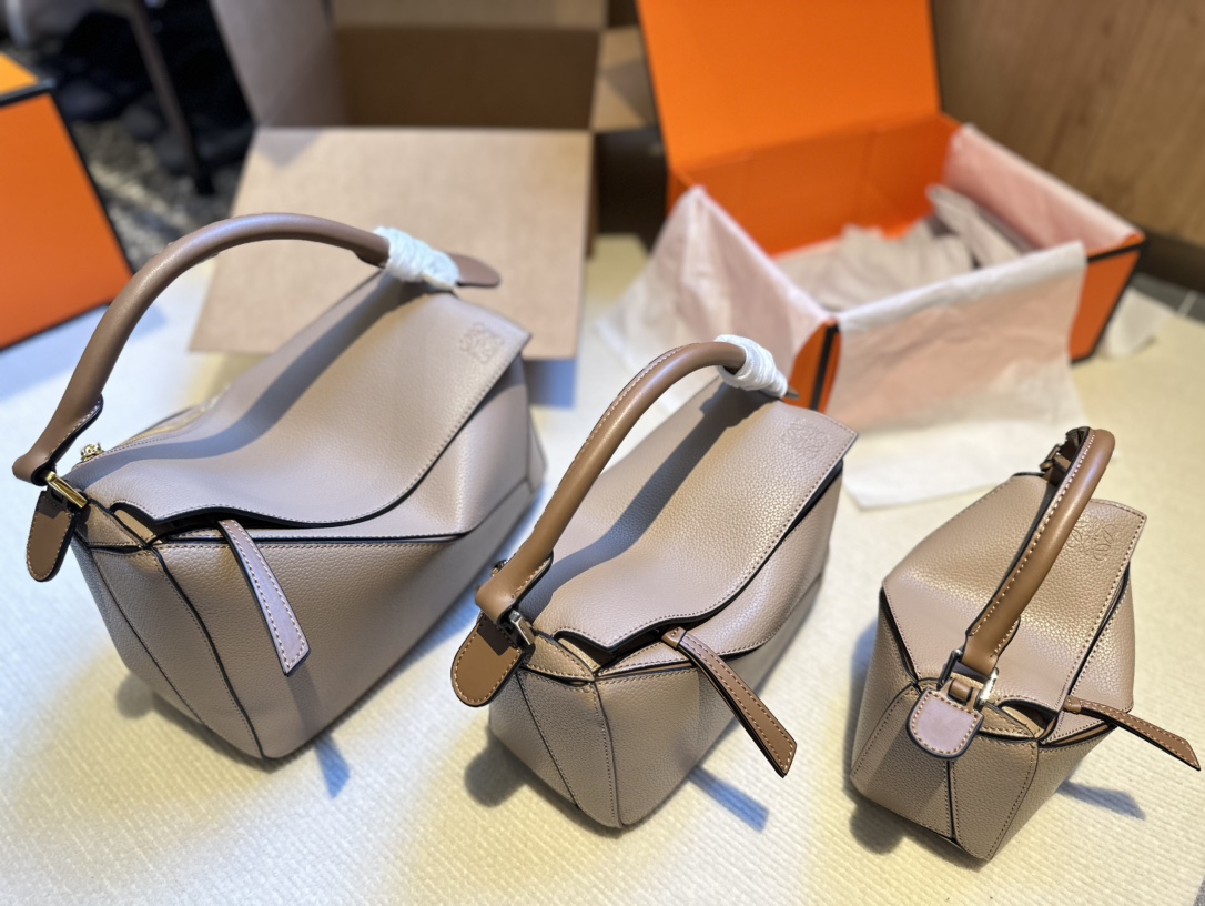 1:1 Replica LOEWE bag Gift box packaging — AAA Quality Replica