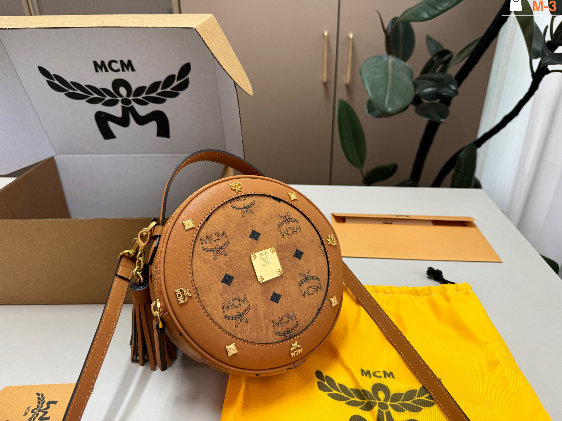 1:1 Replica MCM bag