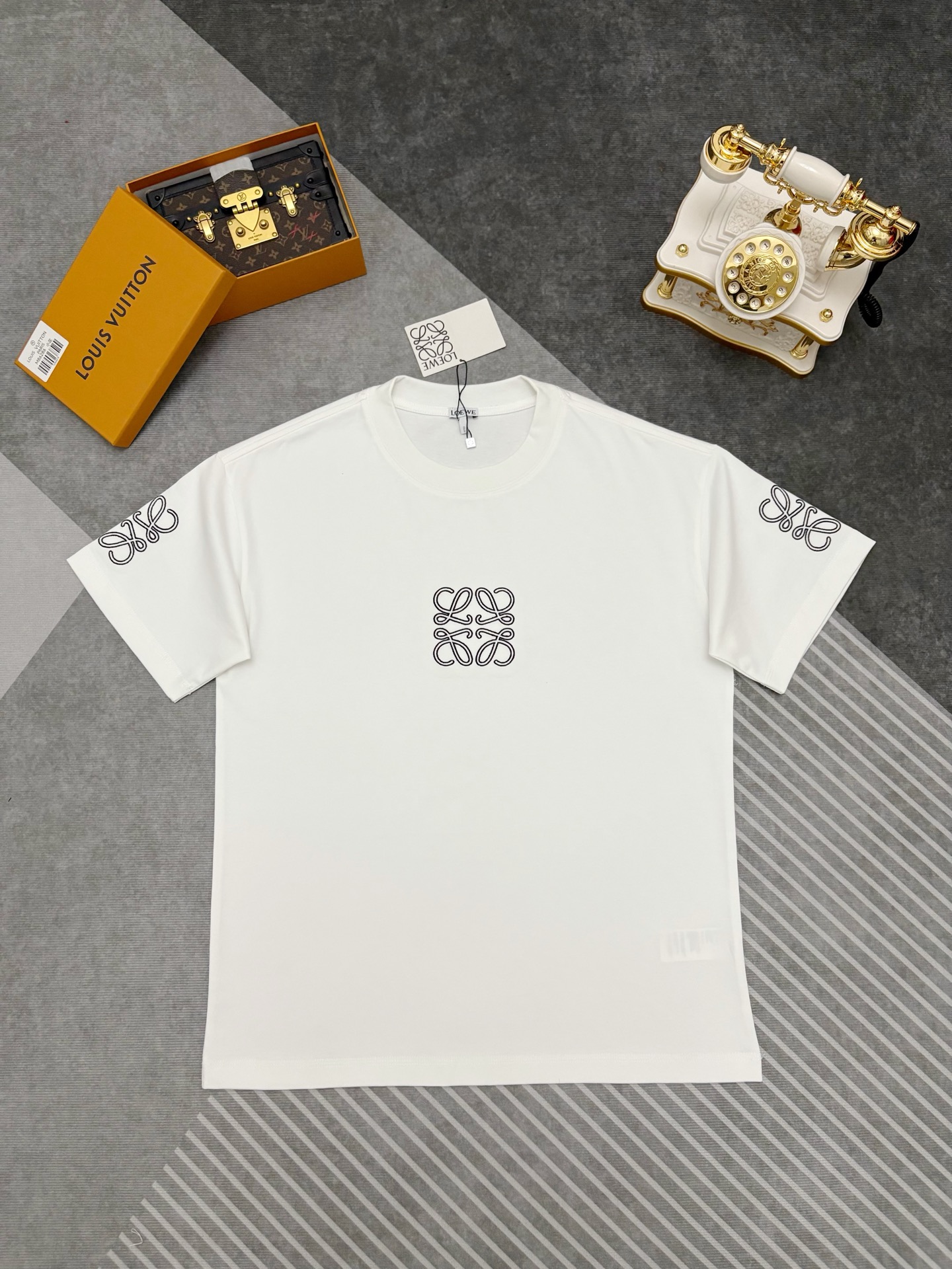 1:1 Replica Loewe men LOEWE T — AAA Quality Replica