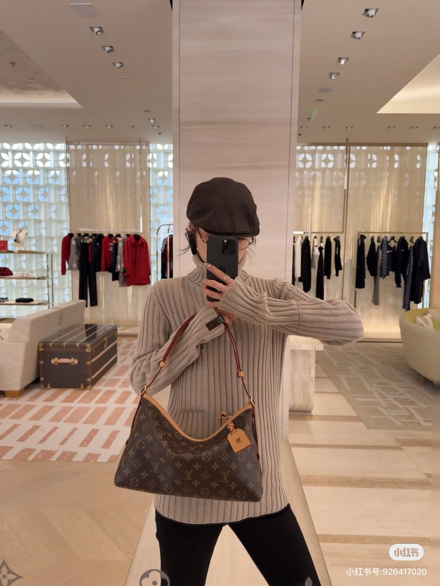 1:1 Replica LV bag carry all — AAA Quality Replica