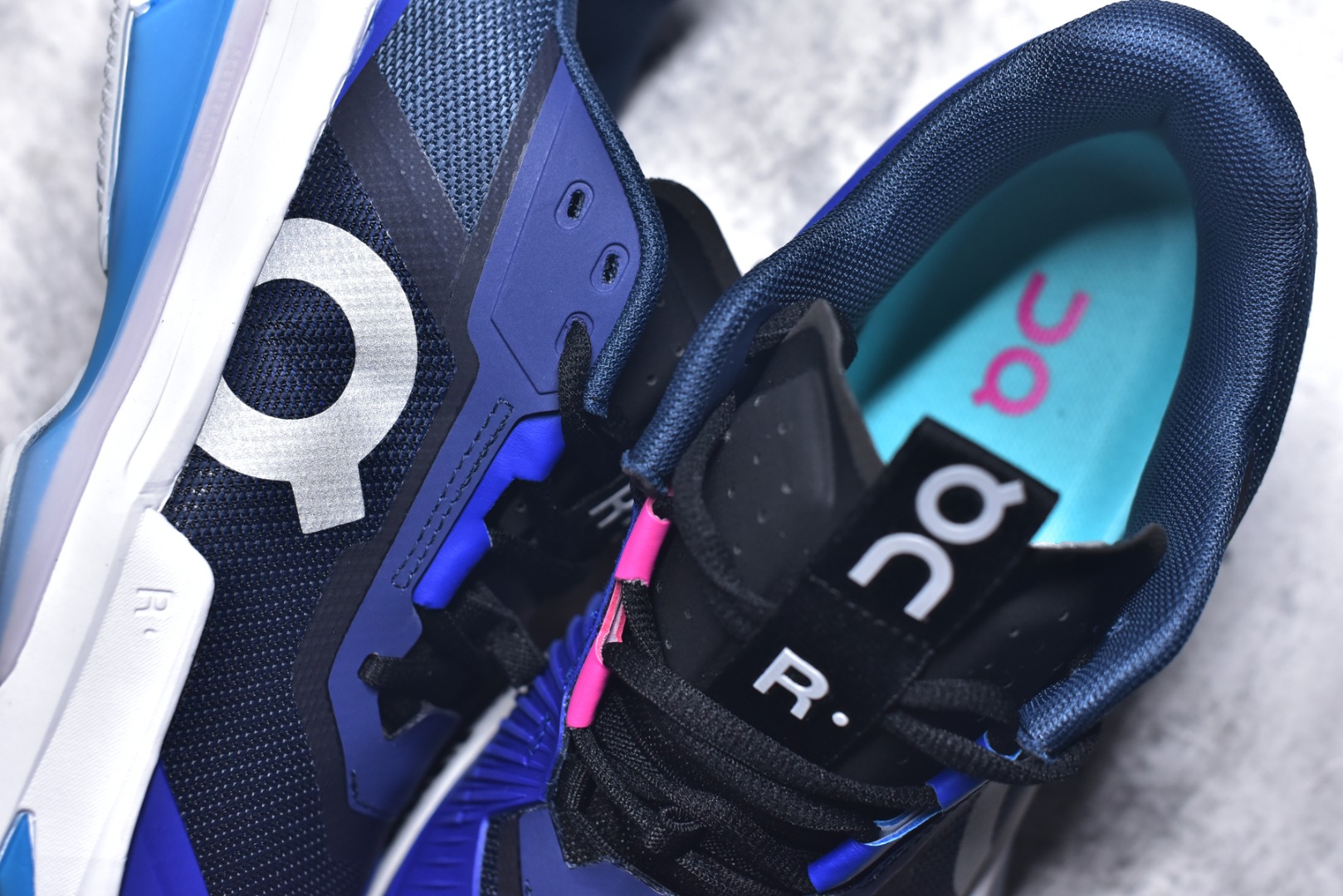 1:1 Replica On Running The Roger Pro 36-47 — 1:1 Replica