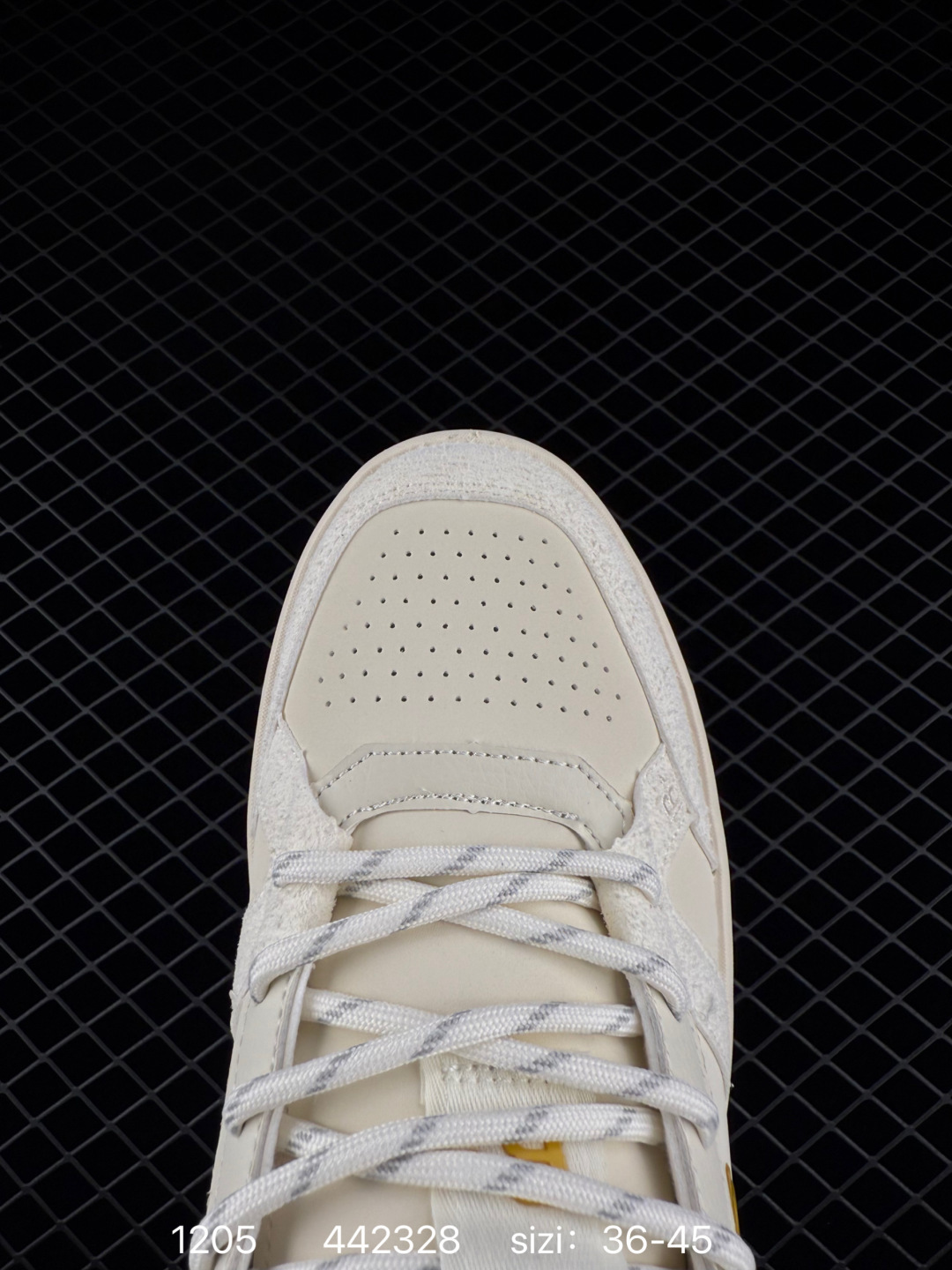 1:1 Replica Other On Running On — AAA Quality Replica