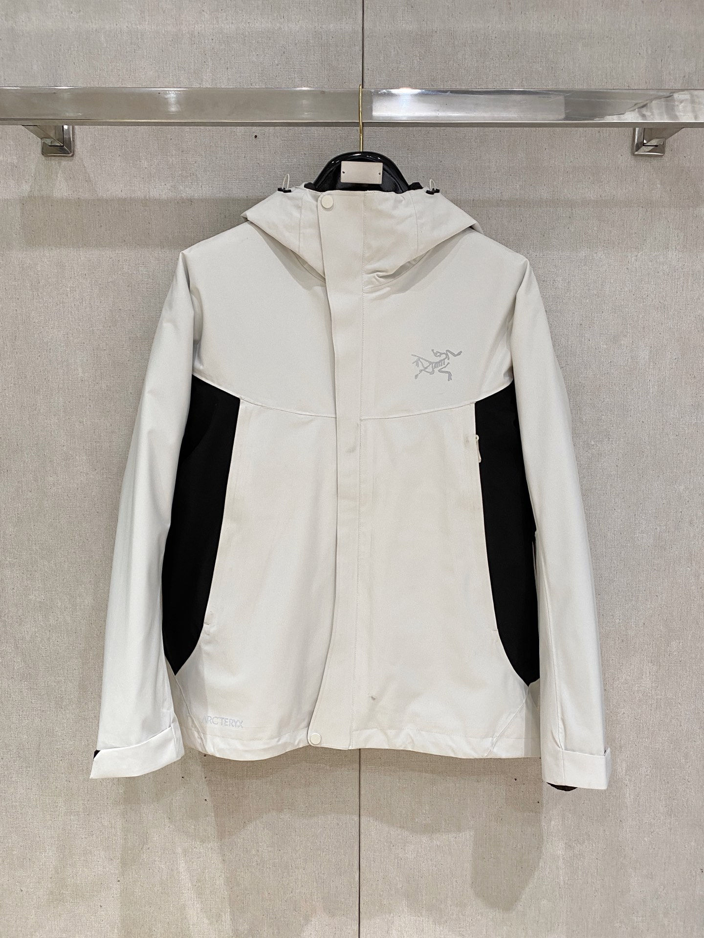 1:1 Replica ARC'TERYX men New 90 ARCTERYX — Premium Replica