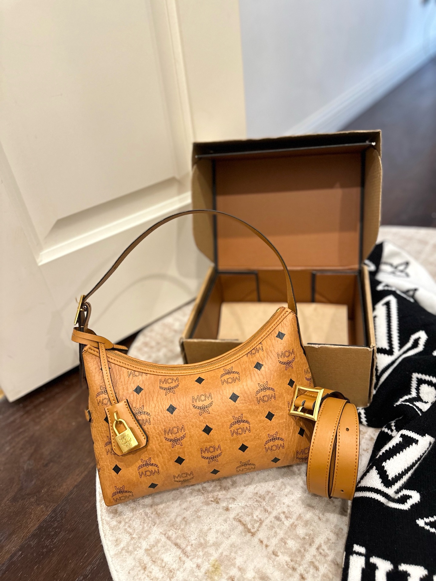 1:1 Replica MCM bag Official website airplane box packaging — AAA Quality Replica