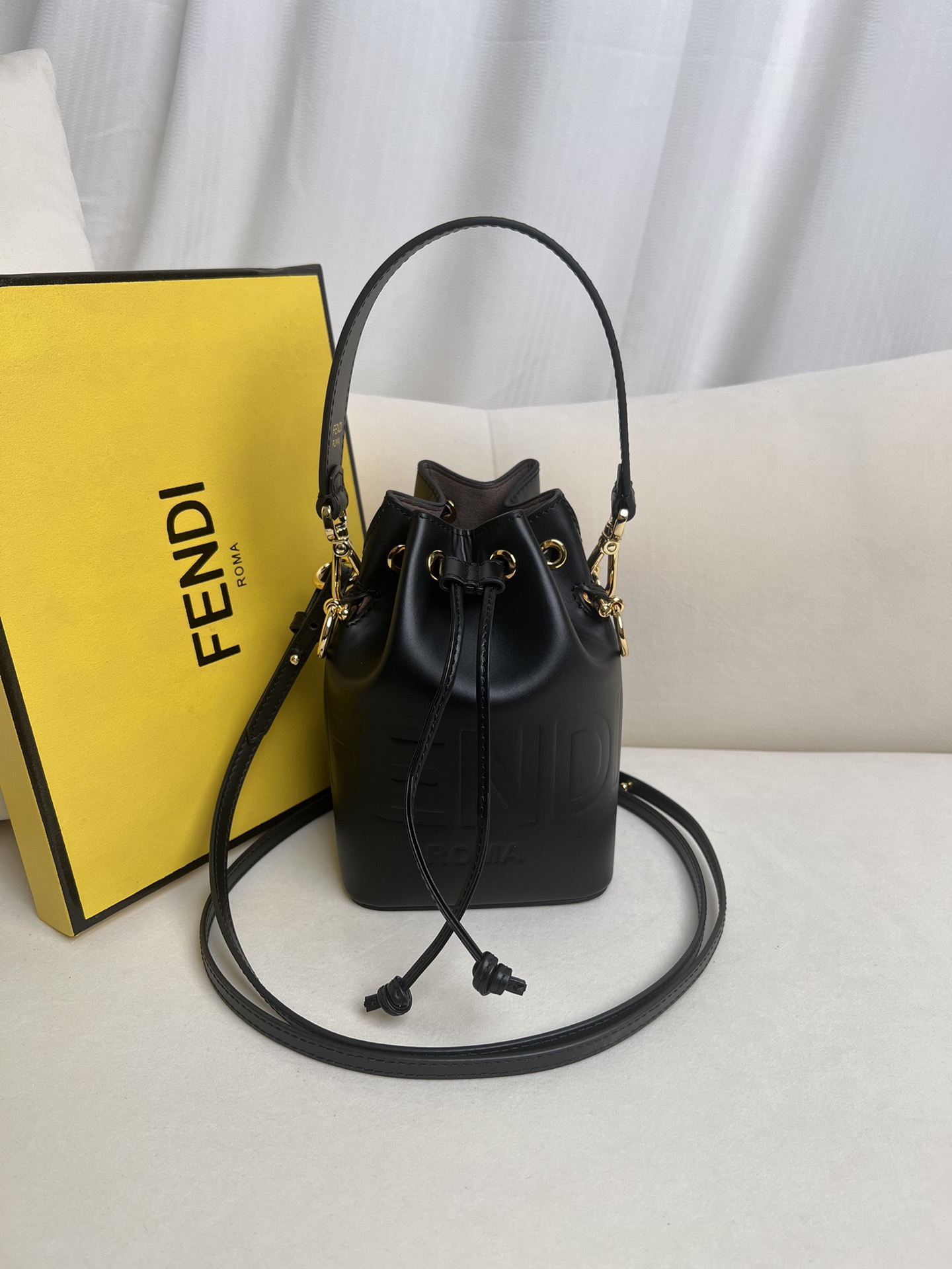 1:1 Replica Fendi bag Premium — Premium Replica