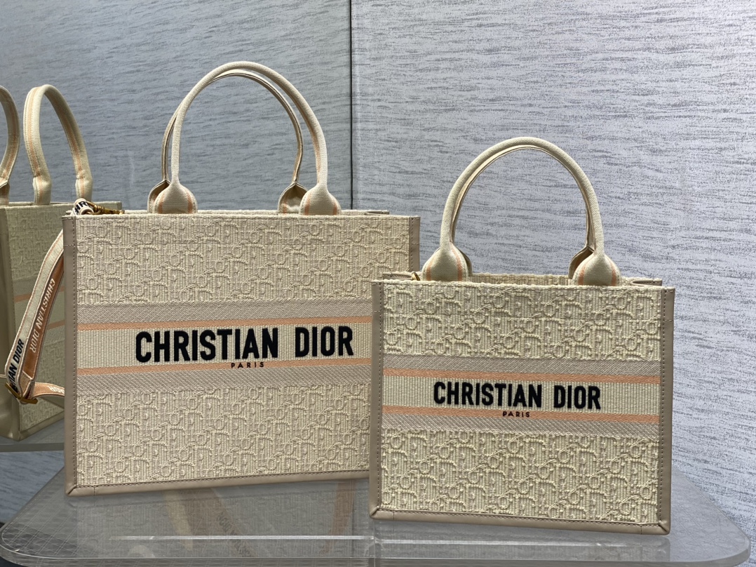 1:1 Replica Dior bag 𝐜𝐦 𝐕𝐬 𝟑𝟔𝐜𝐦 — 1:1 Replica