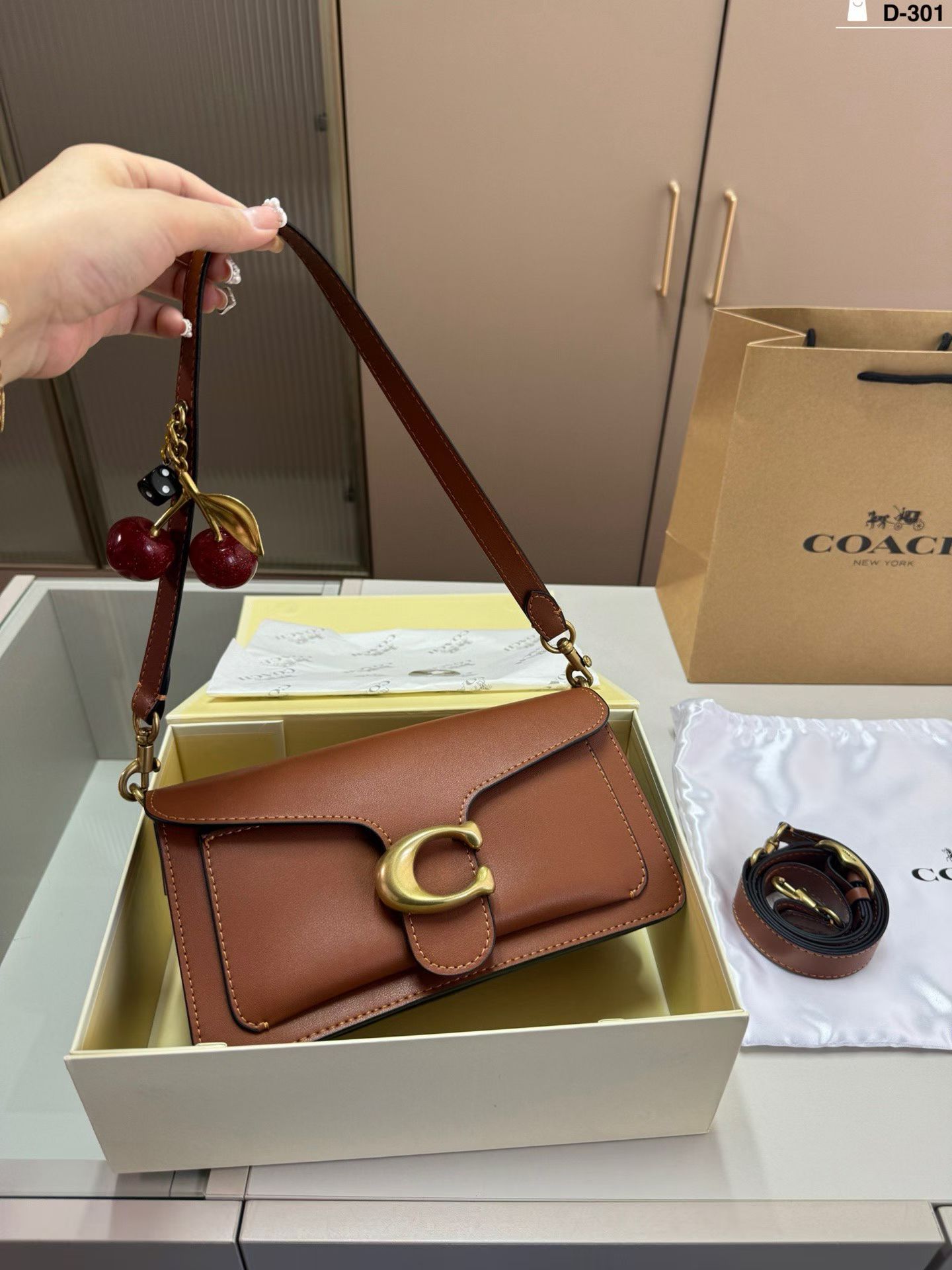 1:1 Replica COACH bag — AAA Quality Replica