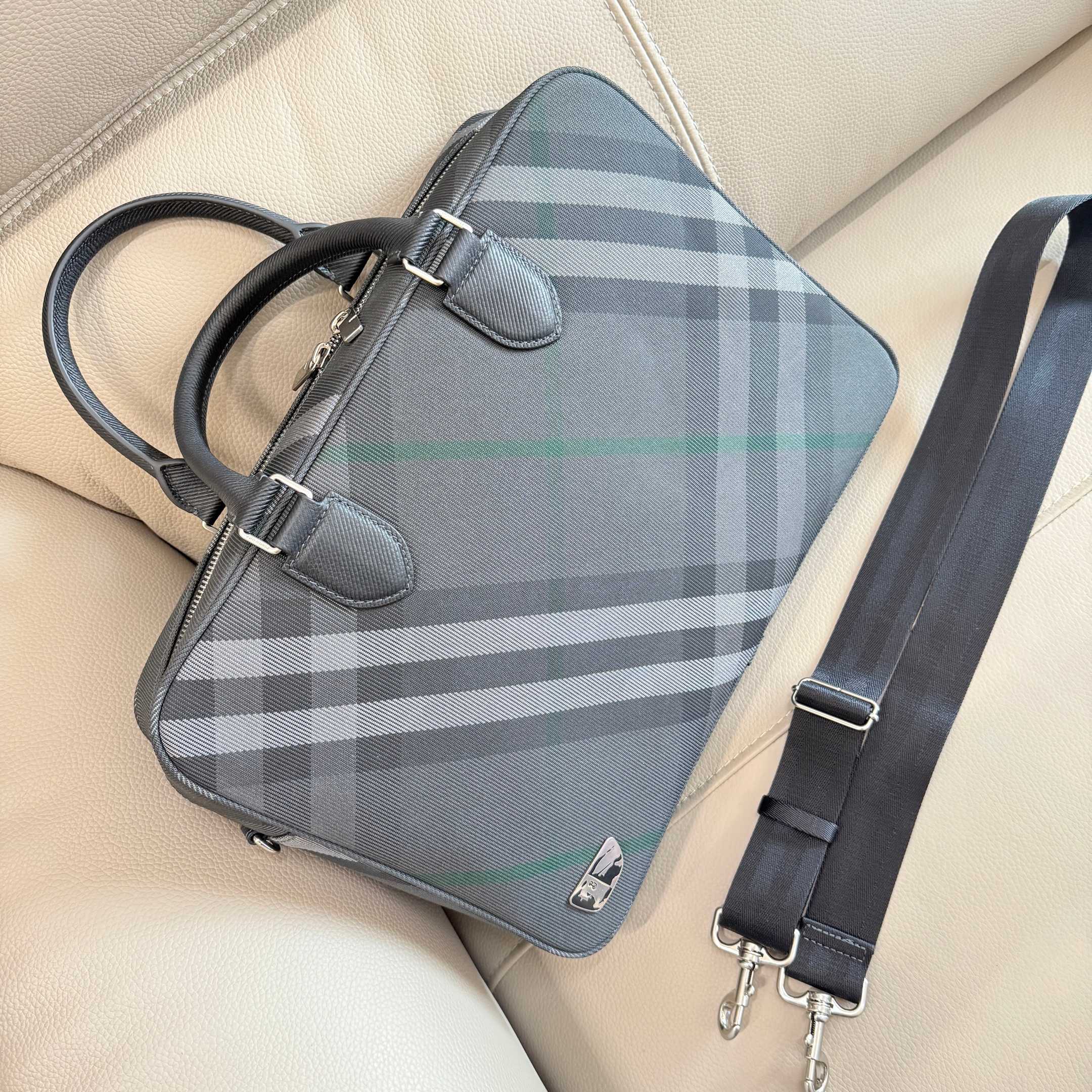 1:1 Replica Burberry bag more details — 1:1 Replica