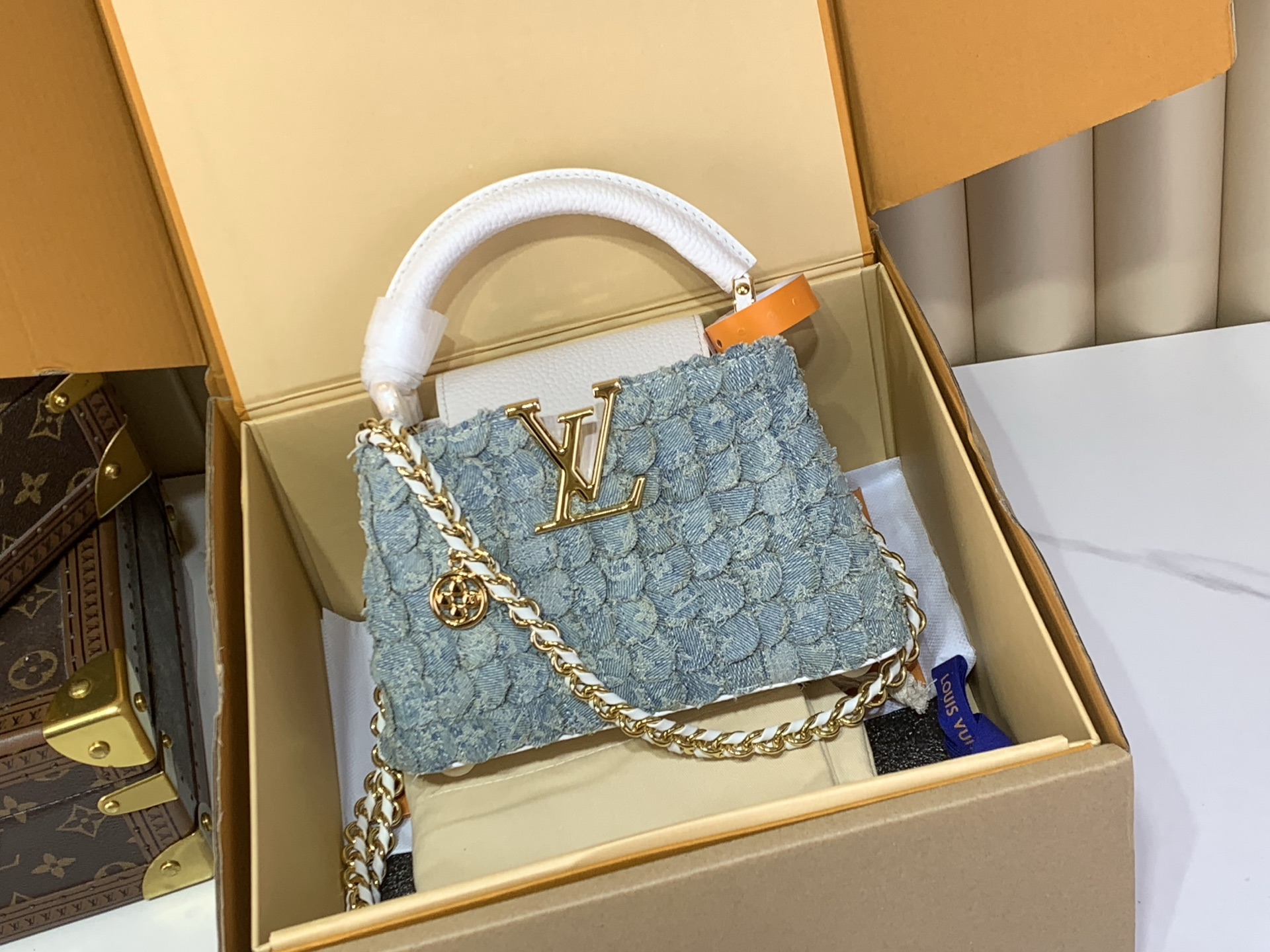 1:1 Replica LV bag CAPUCINES M28305 — 1:1 Replica