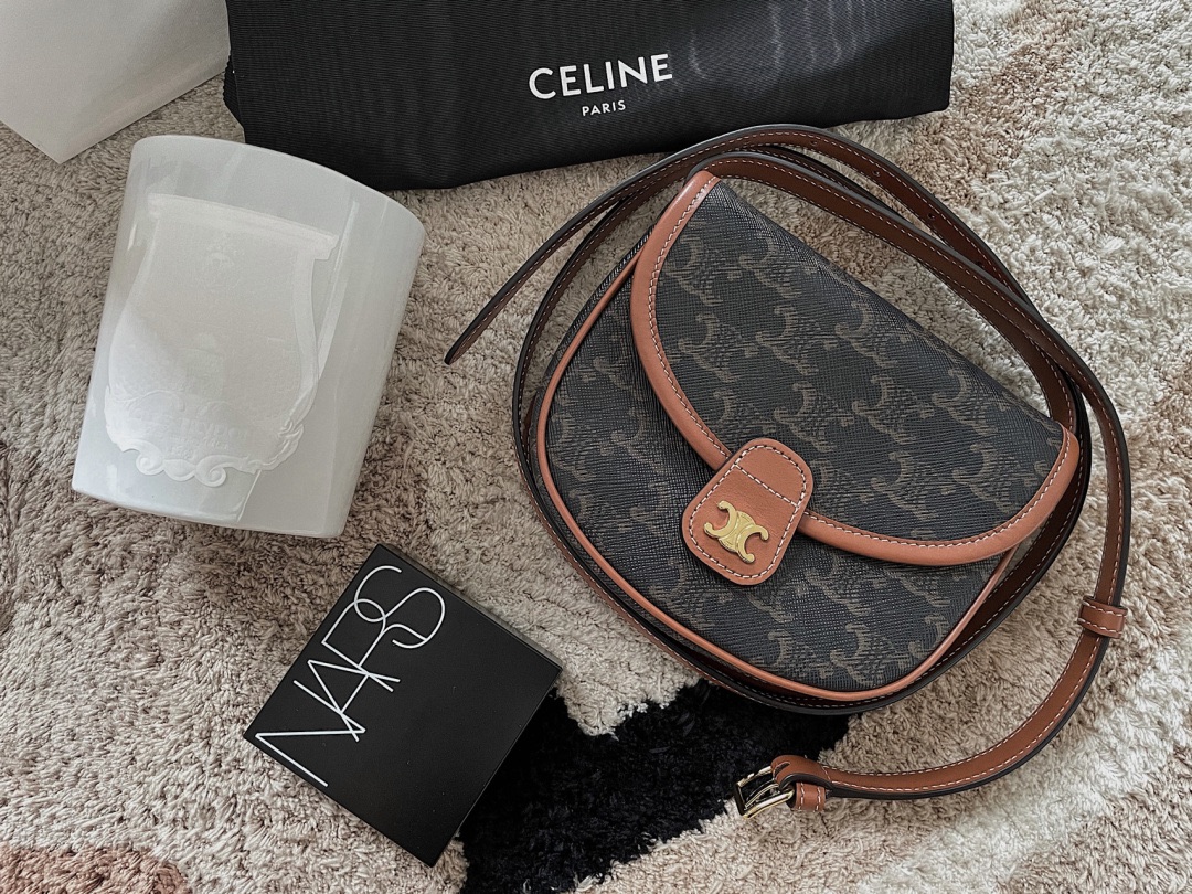 1:1 Replica Celine bag Arc de Triomphe saddle bag — Premium Replica