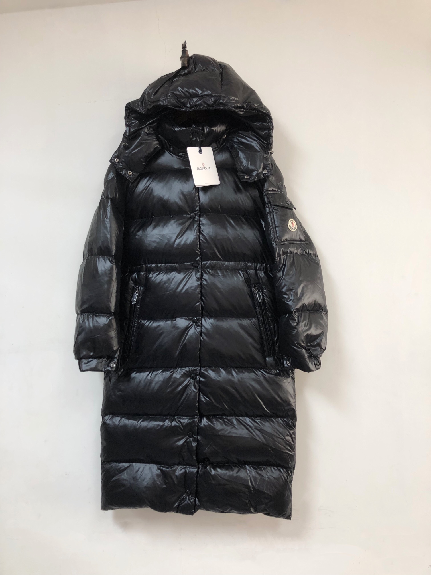 1:1 Replica Moncler down jacket, Women’s model — Premium Replica