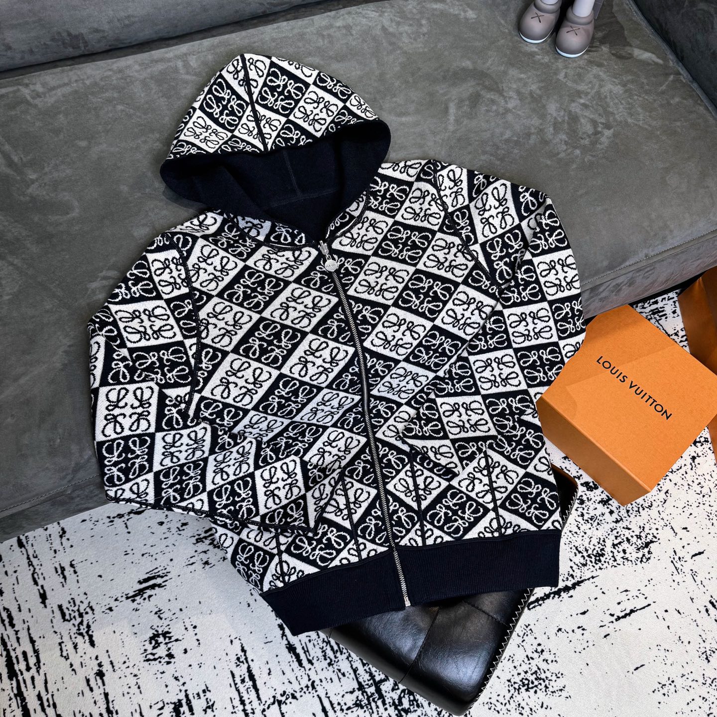 1:1 Replica Loewe men Top version — Premium Replica