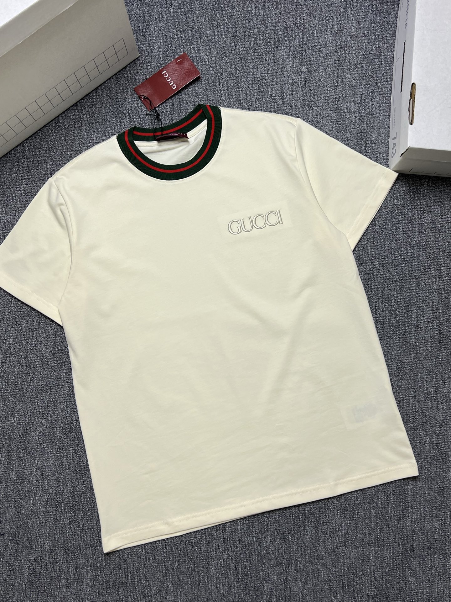 1:1 Replica Gucci men GUCCI T — AAA Quality Replica