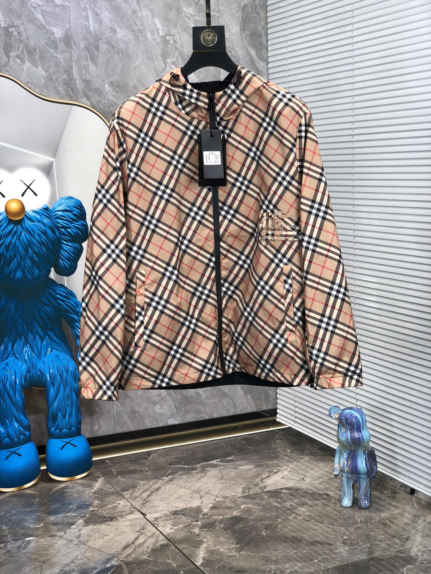 1:1 Replica Burberry men Reversible Technical Waterproof Windproof Men's Jacket Spring 2026 — AAA Quality Replica