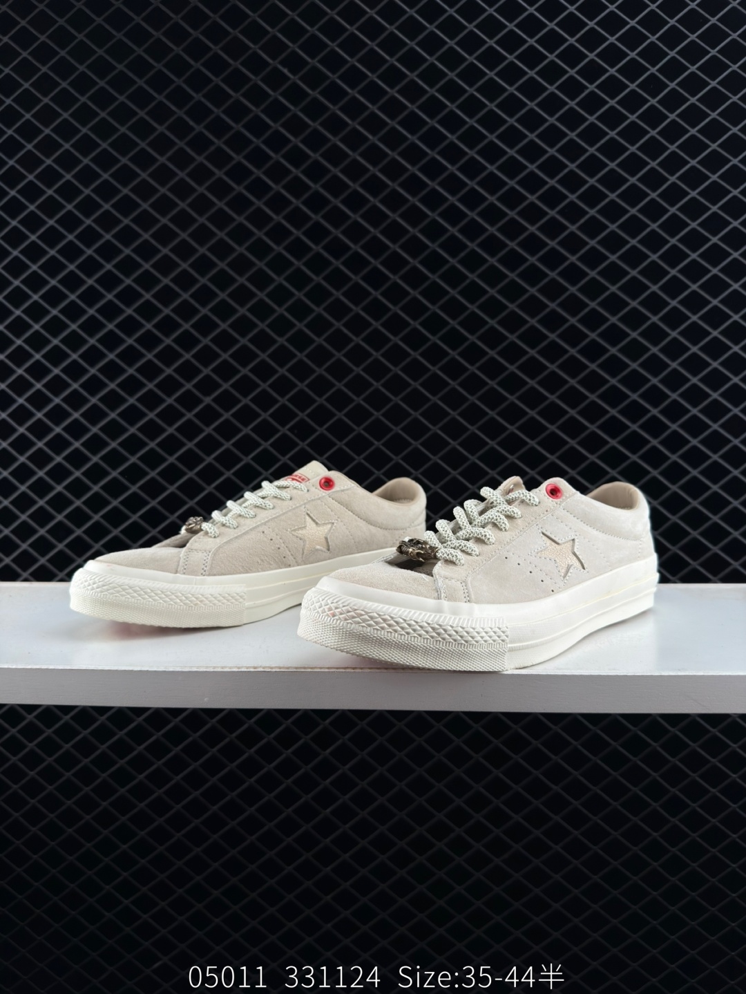 1:1 Replica Converse One Star Pro — Premium Replica