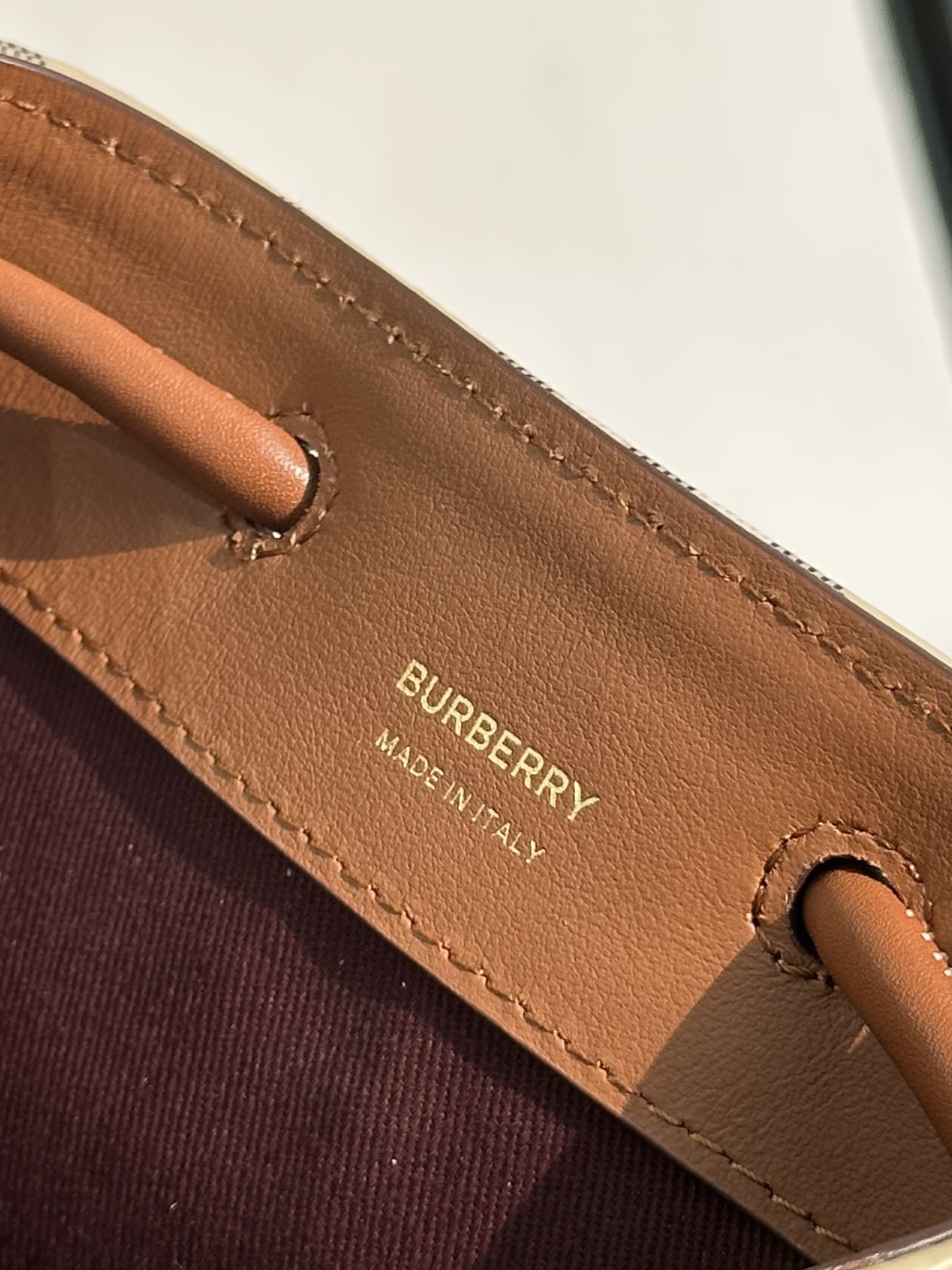 1:1 Replica Burberry bag logo — 1:1 Replica