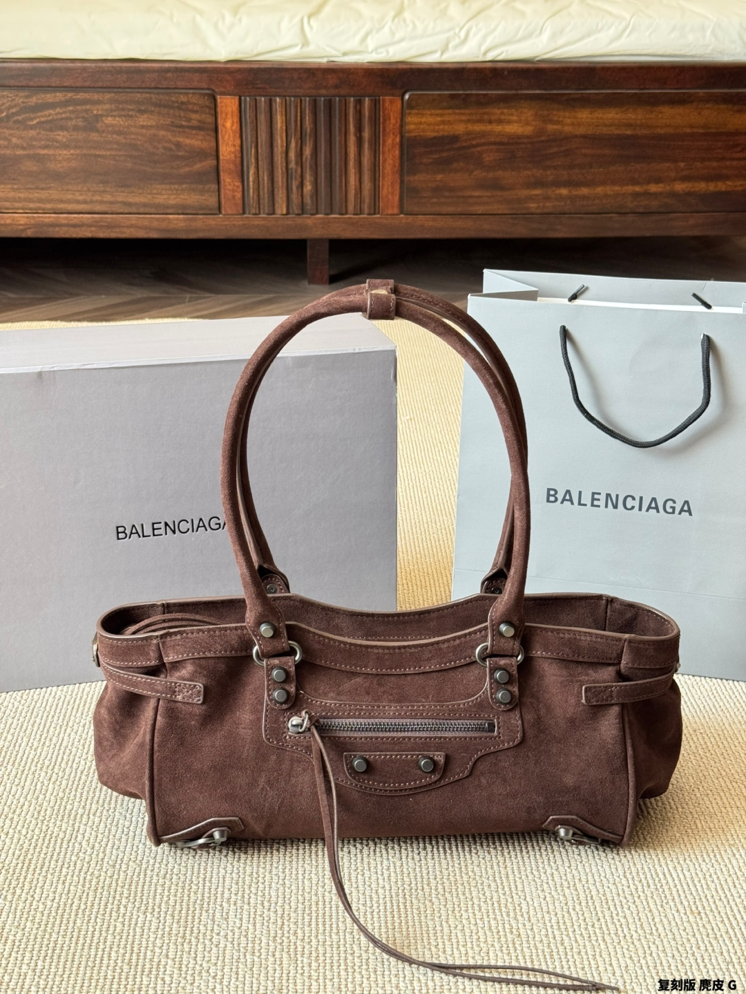 1:1 Replica Balenciaga bag replica