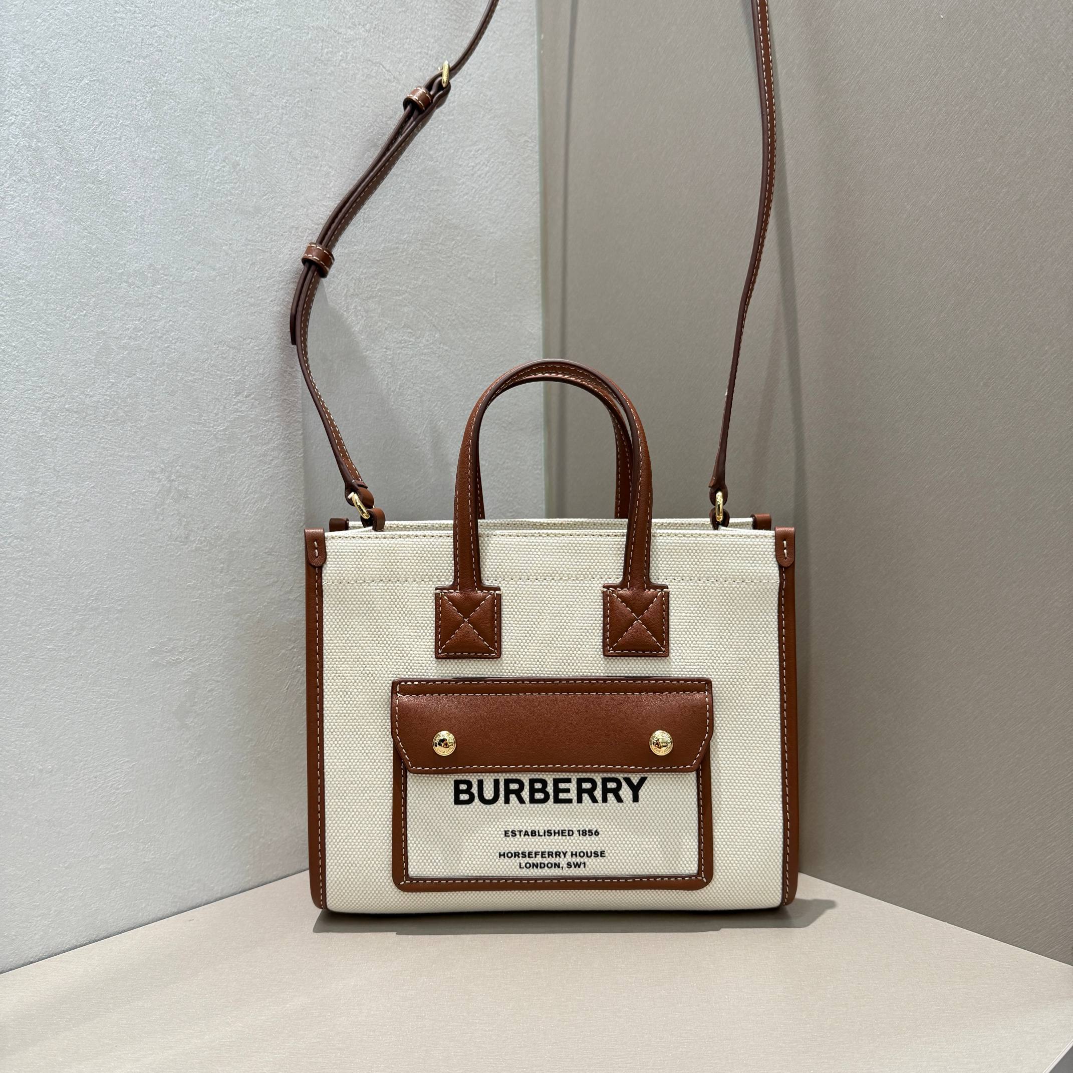1:1 Replica Burberry bag small — Premium Replica