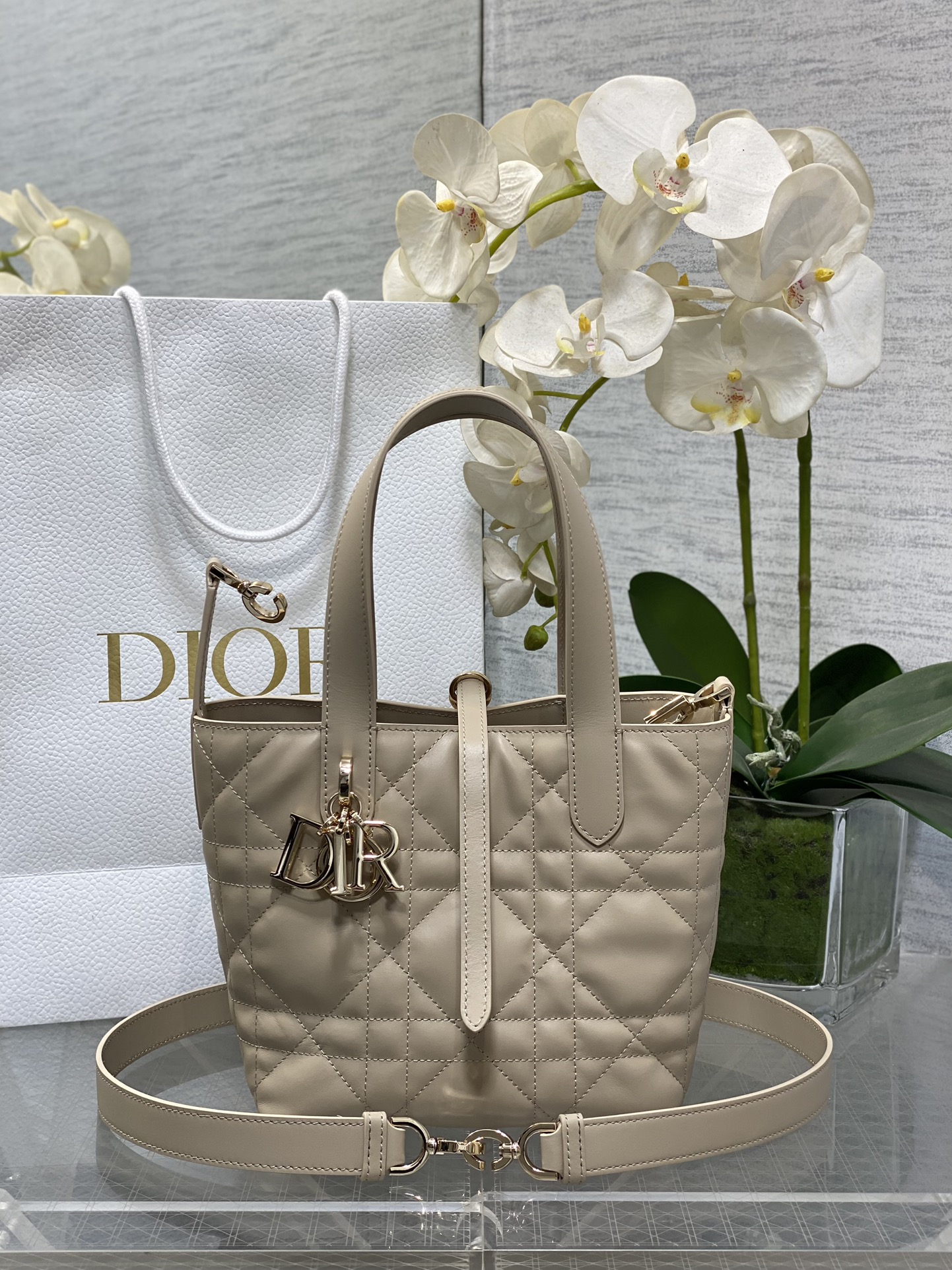1:1 Replica Dior bag 𝐓𝐨𝐮𝐣𝐨𝐮𝐫𝐬Vertical trumpet — 1:1 Replica