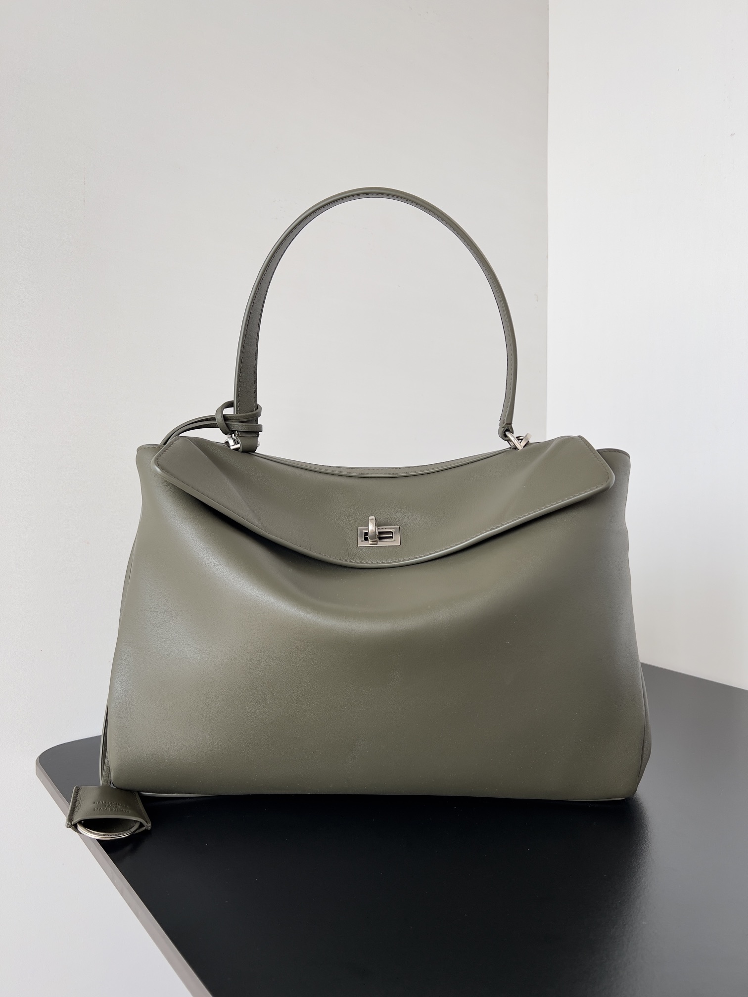 1:1 Replica Balenciaga bag 𝐁𝐚𝐥𝐞𝐧𝐜𝐢𝐚𝐠𝐚 𝐑𝐨𝐝𝐞𝐨 — Premium Replica