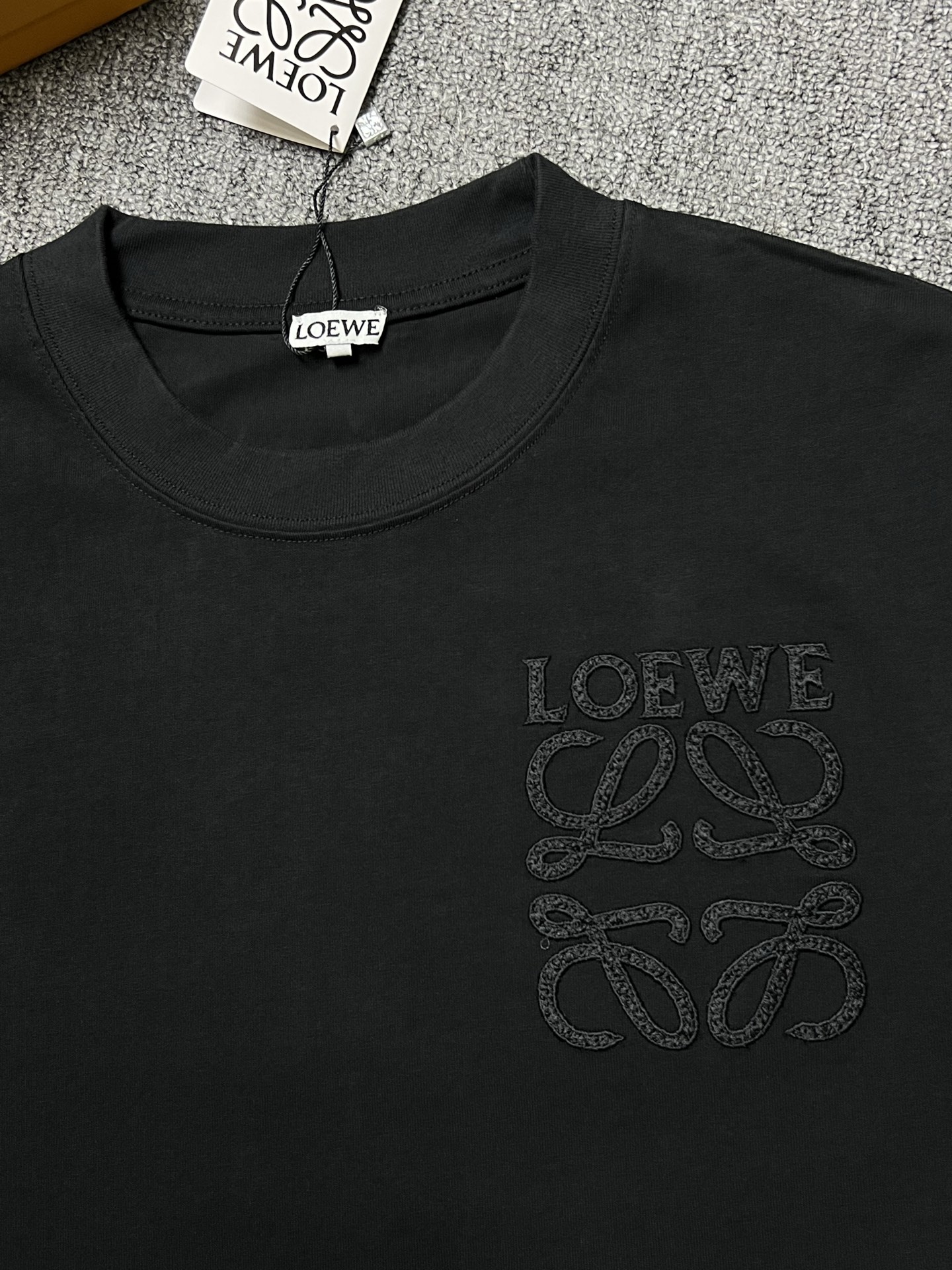 1:1 Replica Loewe men LOEWE T — AAA Quality Replica